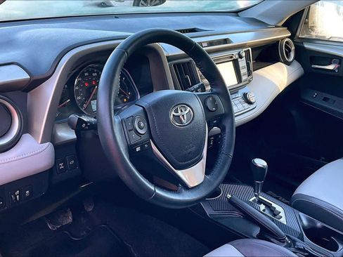 Used 2015 Toyota RAV4 Limited image 17