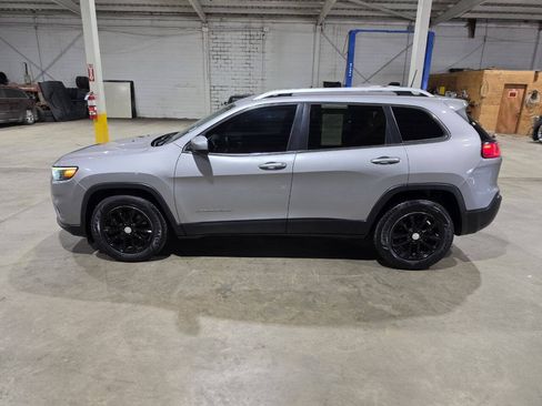 Used 2019 Jeep Cherokee Latitude w/ Popular Appearance Group FWD image 5