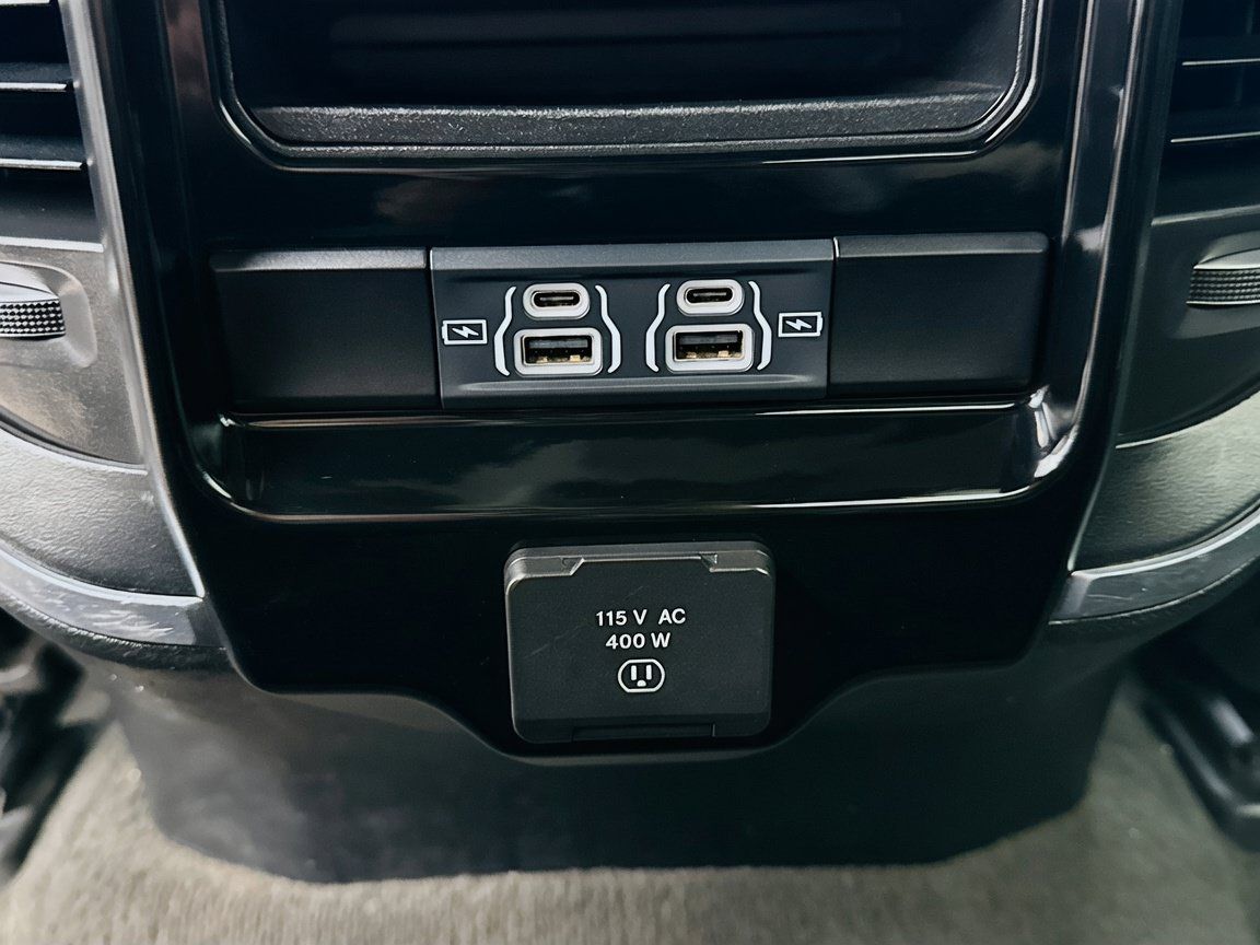 Used 2024 RAM 1500 Laramie AWD/4WD image 16