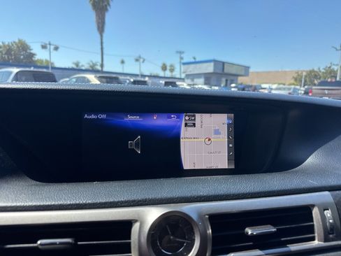 Used 2017 Lexus GS 200t F Sport image 11