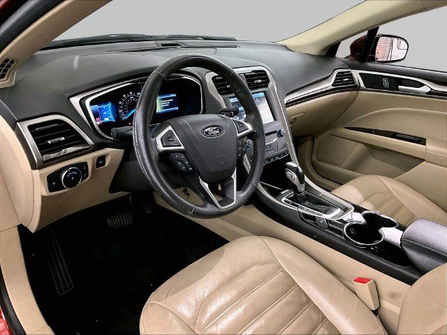 Used 2014 Ford Fusion SE w/ Equipment Group 202A FWD image 13