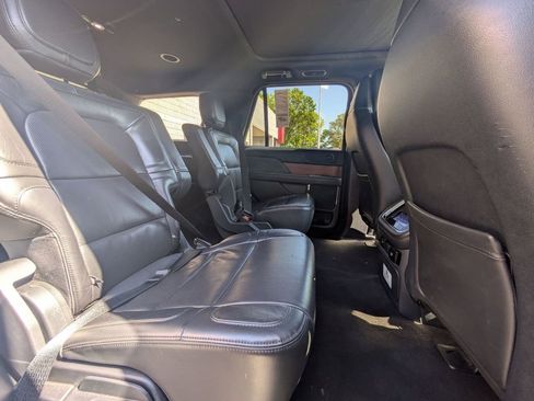 Used 2023 Lincoln Navigator Reserve image 28
