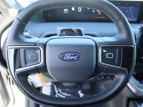 New 2025 Ford Expedition Platinum w/ Driver's Package image 3