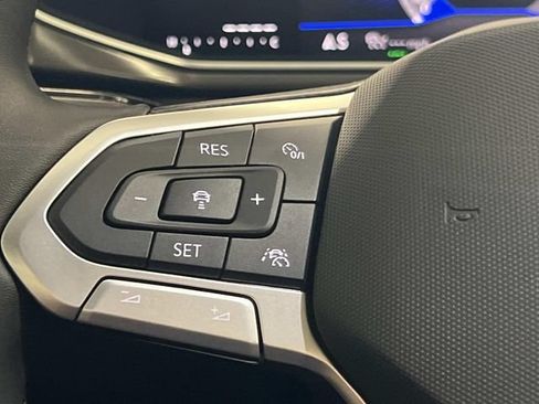 New 2026 Volkswagen Taos SE FWD image 16