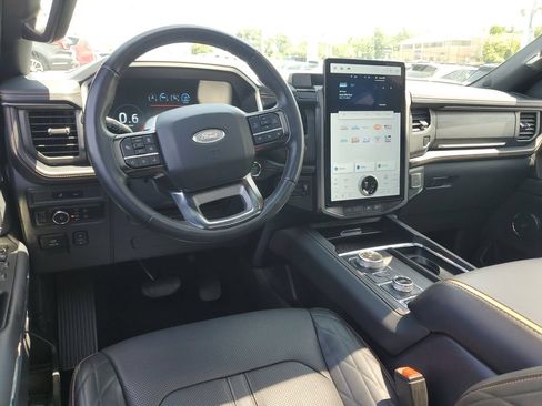 Used 2024 Ford Expedition Platinum AWD/4WD image 9