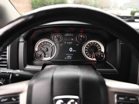 Used 2017 RAM 1500 Laramie w/ Convenience Group image 24