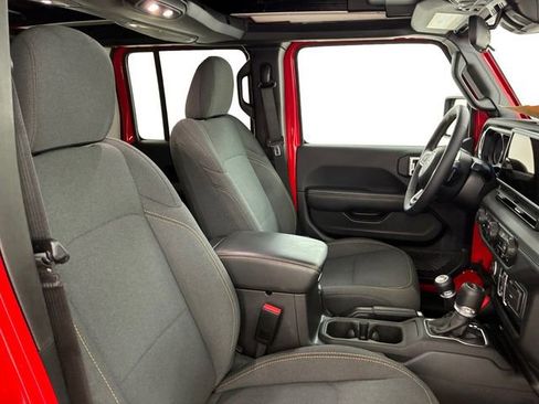 Used 2025 Jeep Wrangler Unlimited Sahara w/ Safety Group image 14