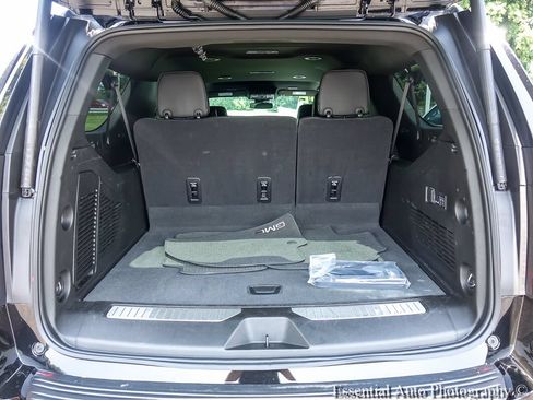 Certified 2025 GMC Yukon XL Denali AWD/4WD image 32
