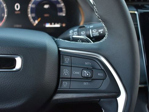 Certified 2025 Jeep Grand Cherokee Limited w/ Luxury Tech Group II image 20