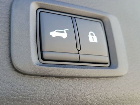 New 2025 Mitsubishi Outlander SE image 10