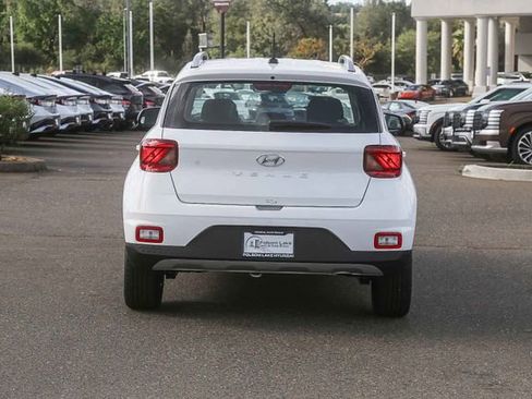 New 2026 Hyundai Venue SEL image 4