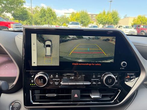 New 2026 Toyota Highlander Limited AWD/4WD image 23