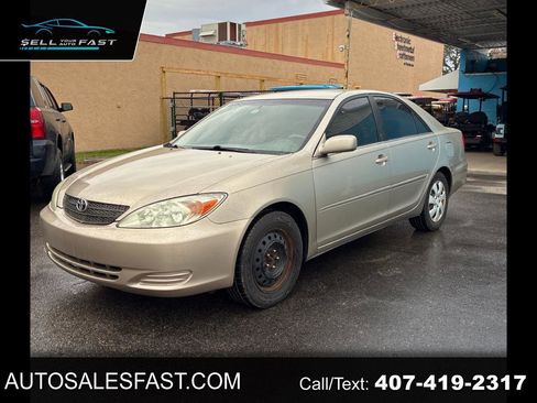 Used 2002 Toyota Camry LE image 1
