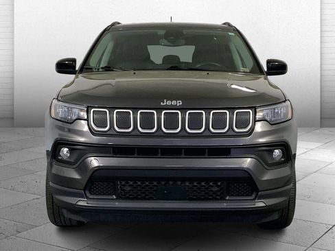 Used 2022 Jeep Compass Latitude AWD/4WD image 2