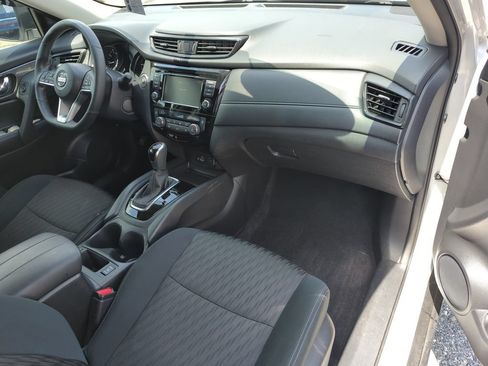 Used 2018 Nissan Rogue SV FWD image 23