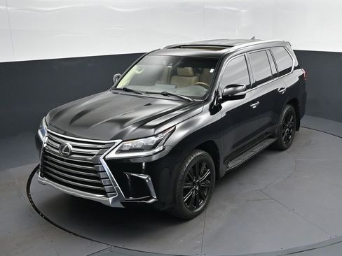 Used 2017 Lexus LX 570 4WD image 32