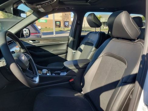 New 2026 Jeep Grand Cherokee Altitude image 14