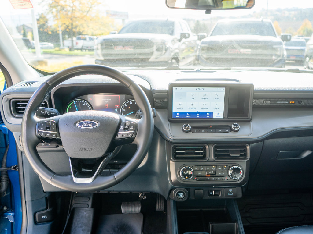 Used 2023 Ford Maverick Lariat w/ Lariat Luxury Package FWD image 14