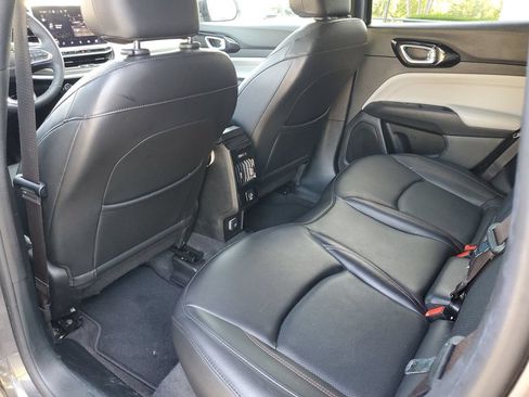 Used 2023 Jeep Compass Limited AWD/4WD image 13