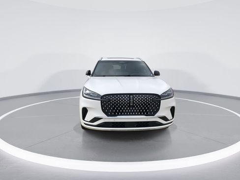 Used 2025 Lincoln Aviator Black Label image 3