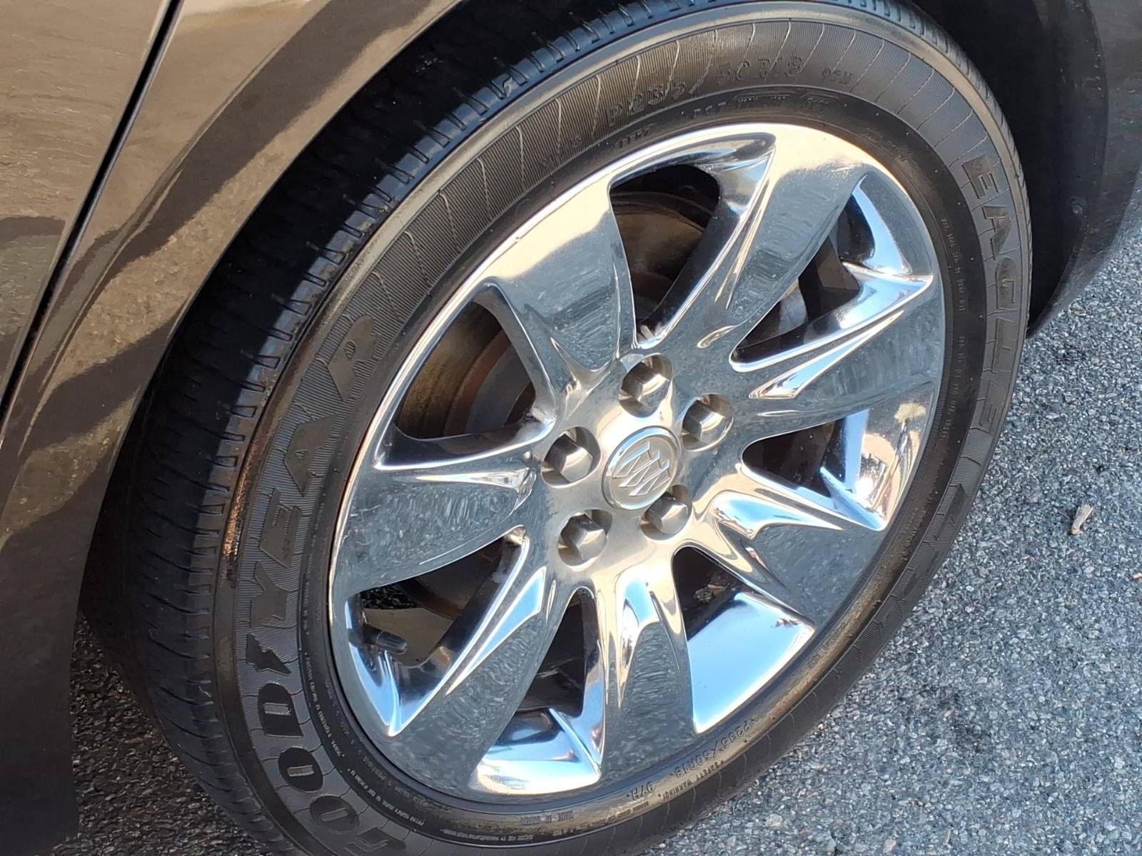 Used 2013 Buick LaCrosse Premium w/ Driver Confidence Package FWD image 14