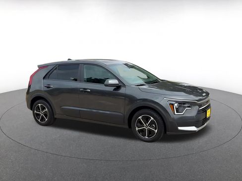 Used 2026 Kia Niro LX FWD image 2