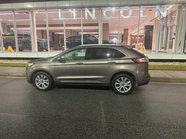 Used 2019 Ford Edge Titanium FWD image 9