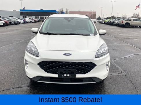 Used 2022 Ford Escape Titanium image 2