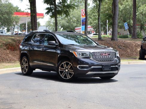 Used 2019 GMC Acadia Denali AWD/4WD image 2