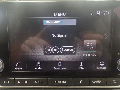 Used 2021 Nissan Rogue SV image 16