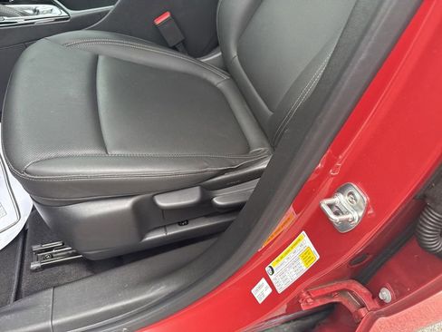 Used 2024 Buick Encore GX Sport Touring image 18