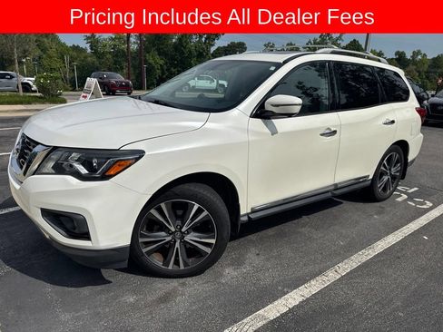 Used 2018 Nissan Pathfinder Platinum AWD/4WD image 3