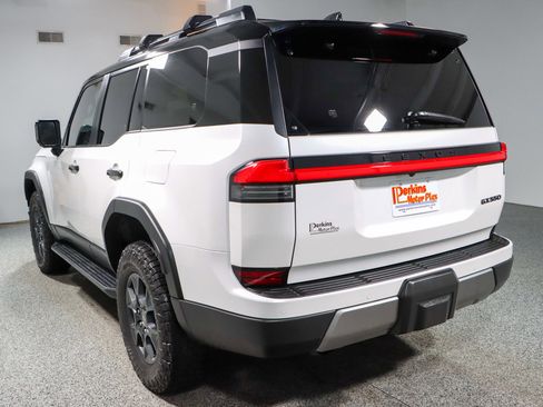 Used 2024 Lexus GX 550 image 9