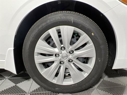 New 2025 Nissan Sentra S image 18