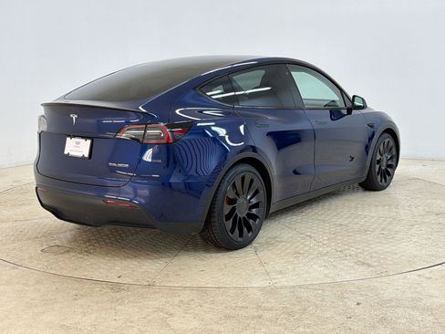 Used 2022 Tesla Model Y Performance AWD/4WD image 9