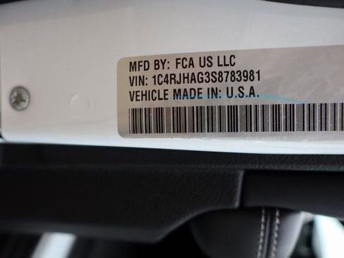 New 2025 Jeep Grand Cherokee Altitude image 43