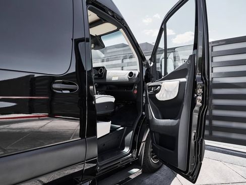 Used 2024 Mercedes-Benz Sprinter 3500 w/ Parking Package image 27