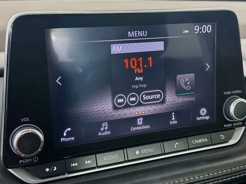 Used 2023 Nissan Rogue SV image 21