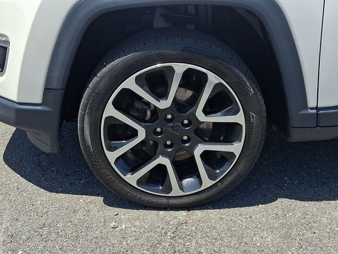 Used 2018 Jeep Compass Limited w/ Navigation Group AWD/4WD image 8