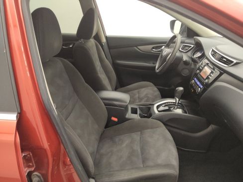 Used 2015 Nissan Rogue SV FWD image 21