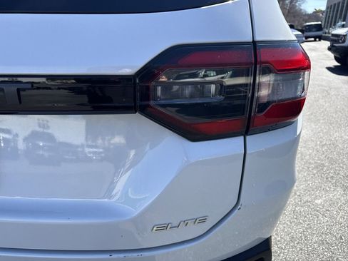 Used 2025 Honda Pilot Elite image 37