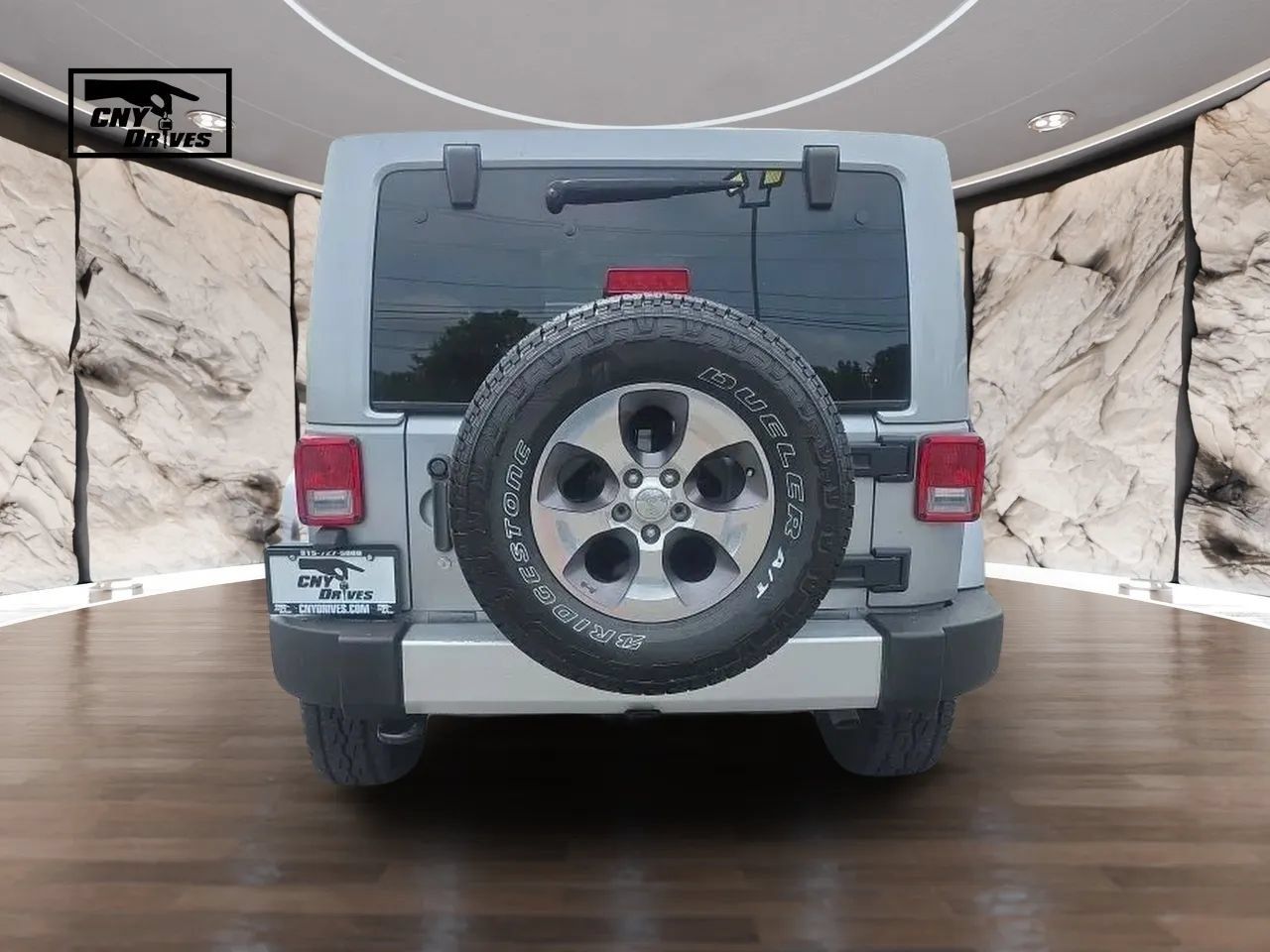 Used 2015 Jeep Wrangler Unlimited Sahara w/ Dual Top Group AWD/4WD image 6