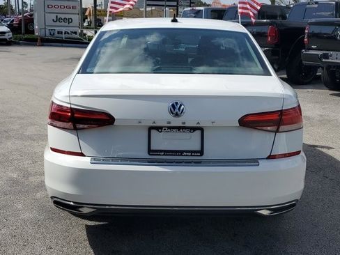 Used 2021 Volkswagen Passat 2.0T SE image 6