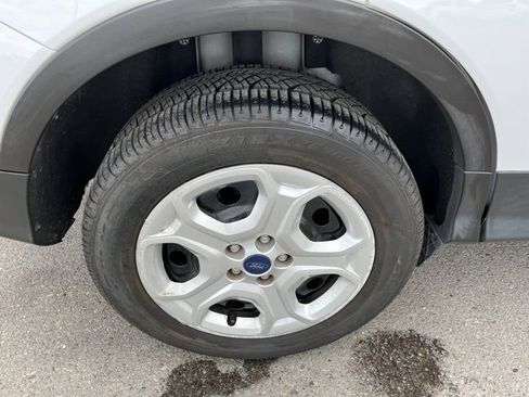 Used 2018 Ford Escape S image 16