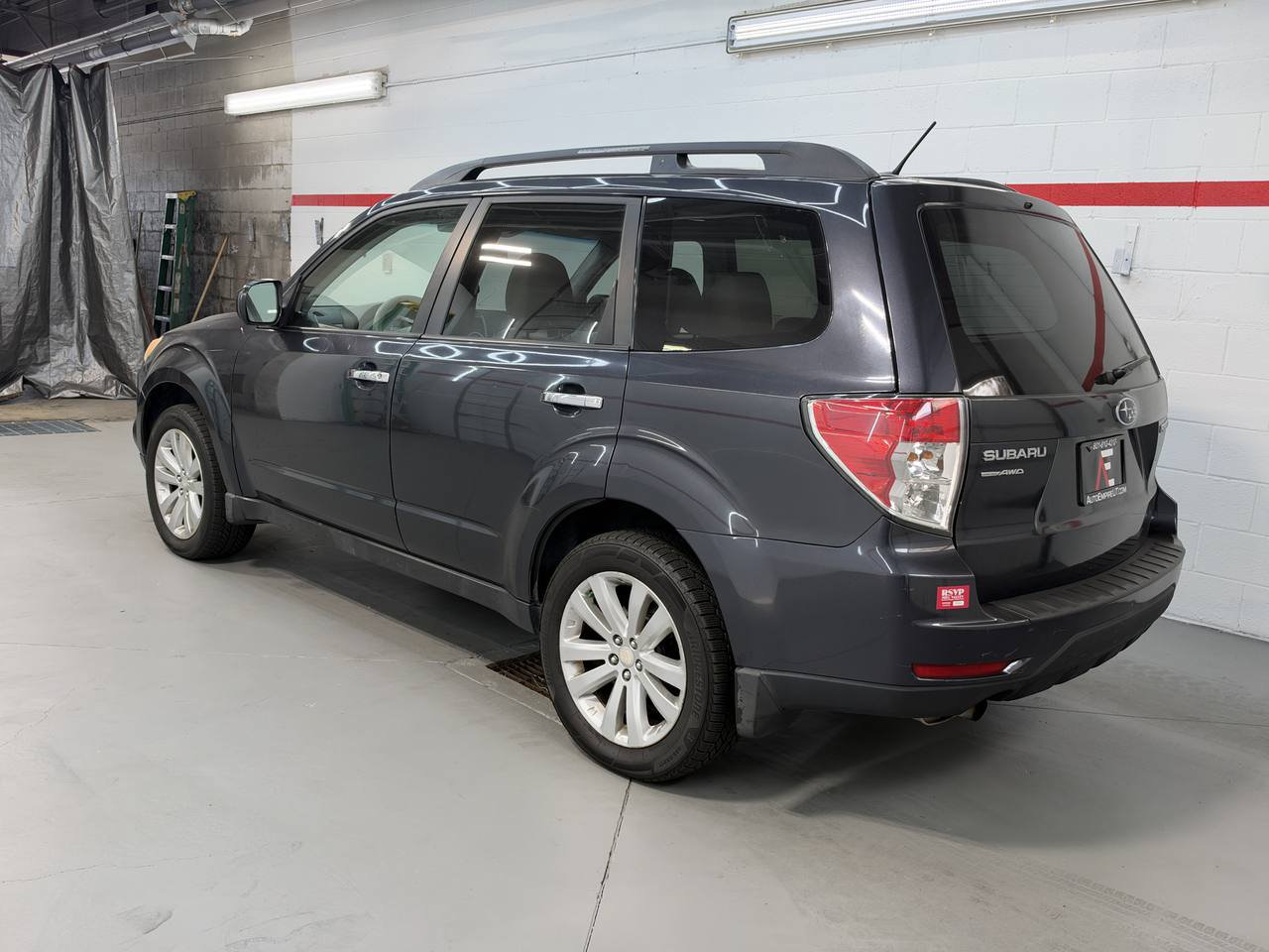 Used 2011 Subaru Forester 2.5X Premium w/ All-Weather Pkg AWD/4WD image 4
