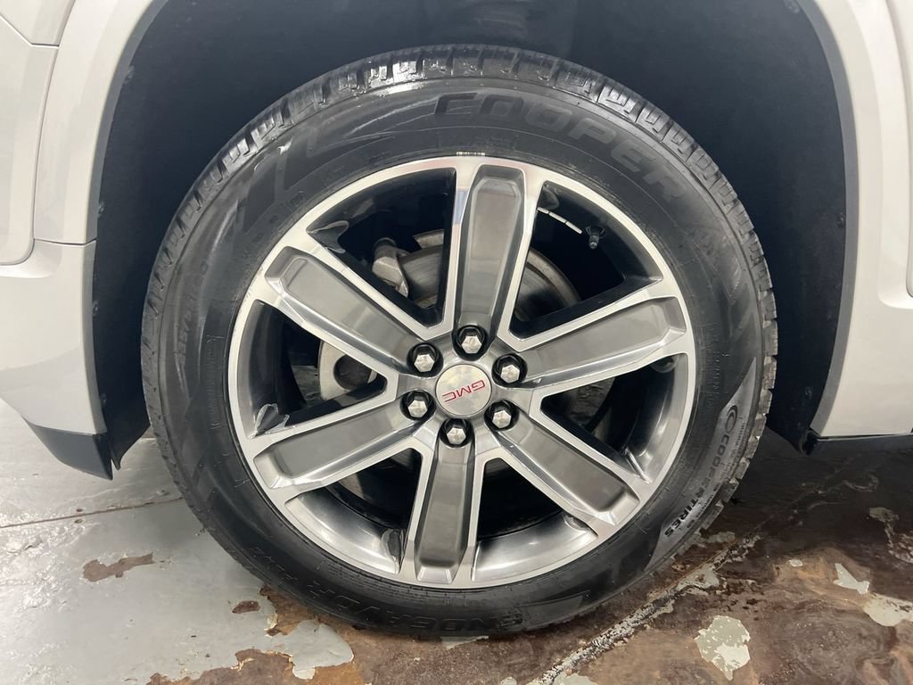 Used 2019 GMC Acadia Denali w/ Technology Package FWD image 29