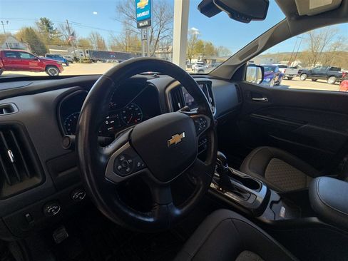 Used 2022 Chevrolet Colorado Z71 AWD/4WD image 10