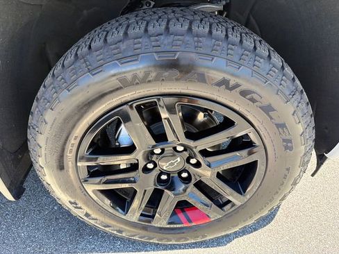 Certified 2025 Chevrolet Silverado 1500 LTZ AWD/4WD image 12