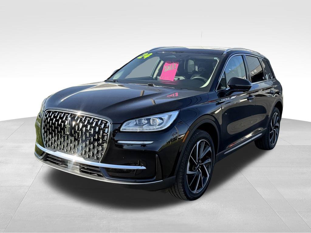 Used 2024 Lincoln Corsair Reserve w/ Equipment Group 201A AWD/4WD image 4