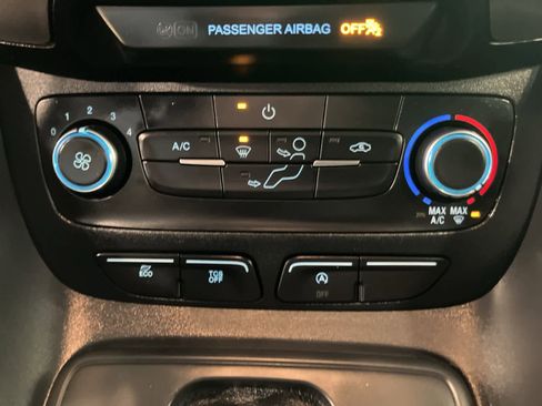 Used 2021 Ford Transit Connect XL image 17